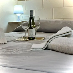 https://merlino-smarthouse-alla-zisa.sicilyhotelsitaly.net